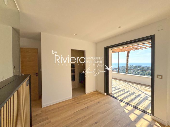 Image No.19-5 Bed House for sale