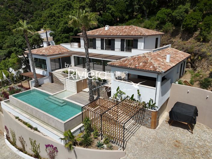 Image No.4-5 Bed House for sale