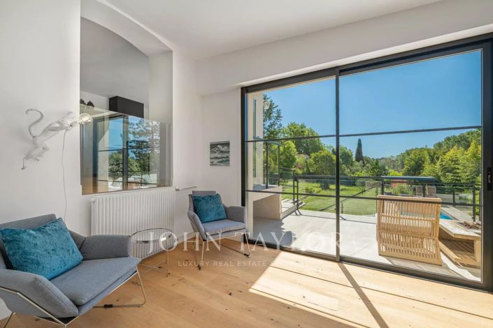 Image No.10-5 Bed House for sale