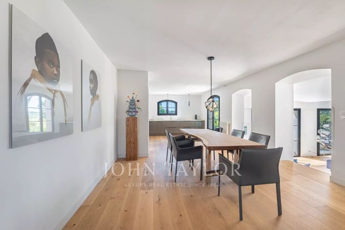 Image No.12-5 Bed House for sale