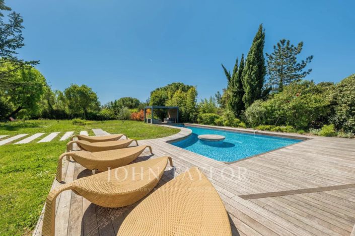 Image No.5-5 Bed House for sale