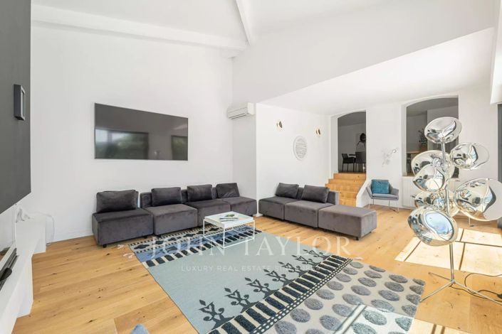 Image No.9-5 Bed House for sale