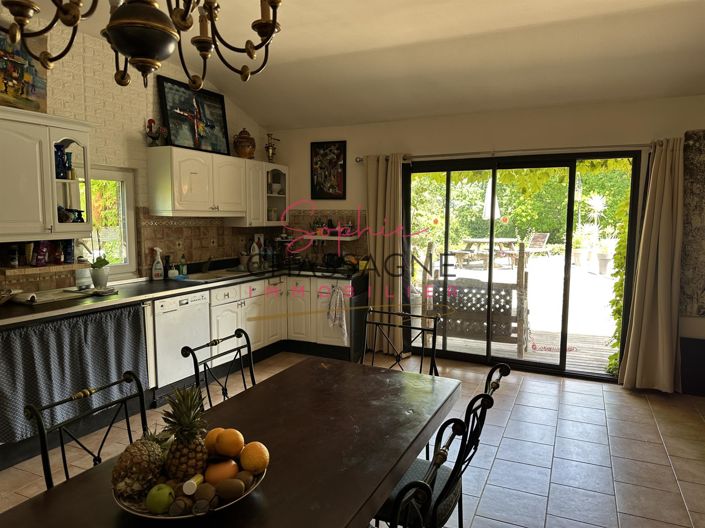 Image No.18-5 Bed House for sale