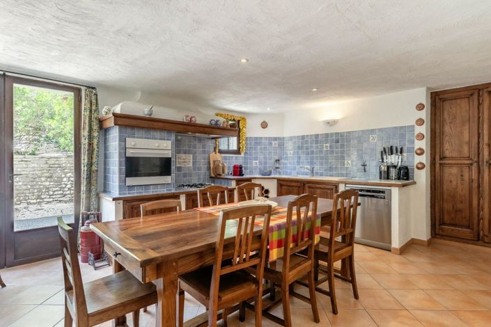 Image No.8-4 Bed House for sale