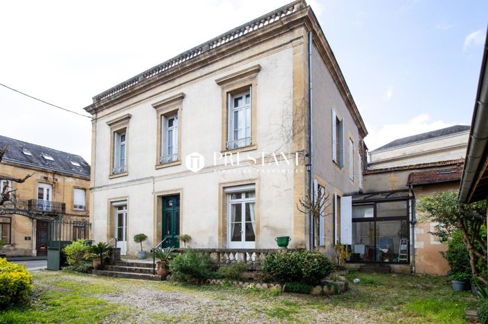 Image No.1-6 Bed Property for sale