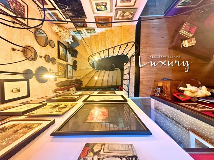 Image No.1-4 Bed Property for sale