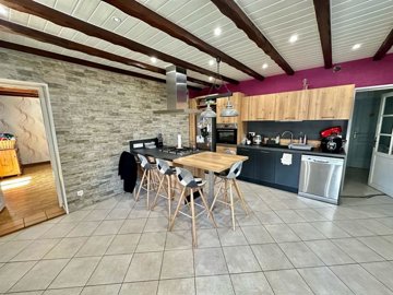 1 - Doubs, House