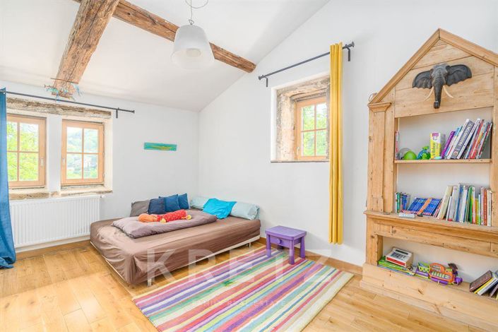 Image No.8-4 Bed House for sale