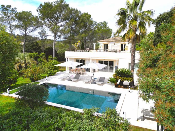 Image No.1-5 Bed Property for sale