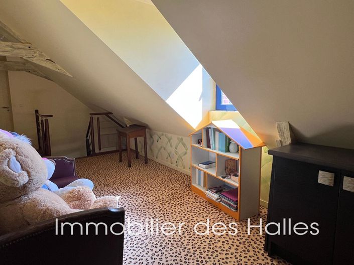 Image No.10-5 Bed House for sale