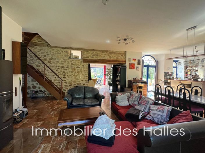 Image No.17-5 Bed House for sale