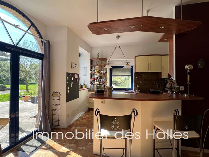 Image No.6-5 Bed House for sale