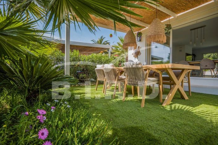 Image No.1-3 Bed House for sale