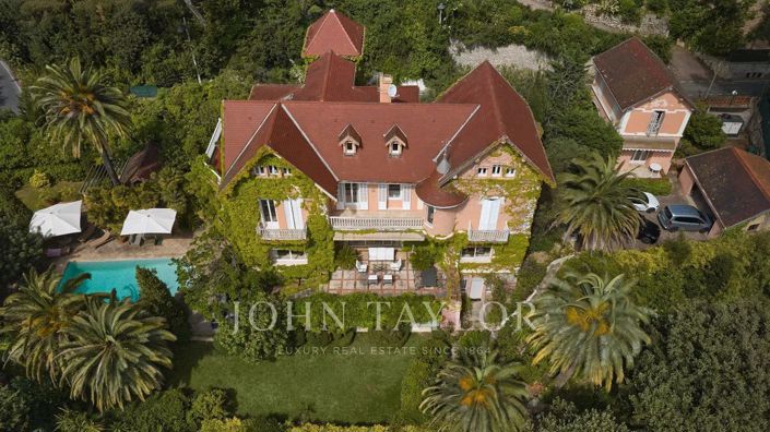 Image No.1-8 Bed House for sale