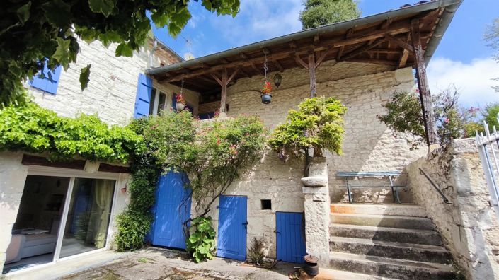 Image No.1-4 Bed House for sale