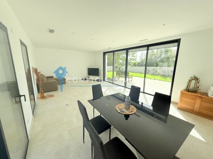 Image No.4-4 Bed House for sale