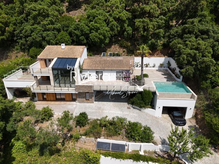 Image No.1-5 Bed House for sale