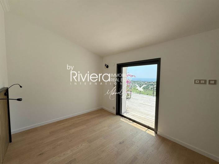 Image No.15-5 Bed House for sale