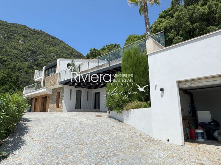 Image No.6-5 Bed House for sale