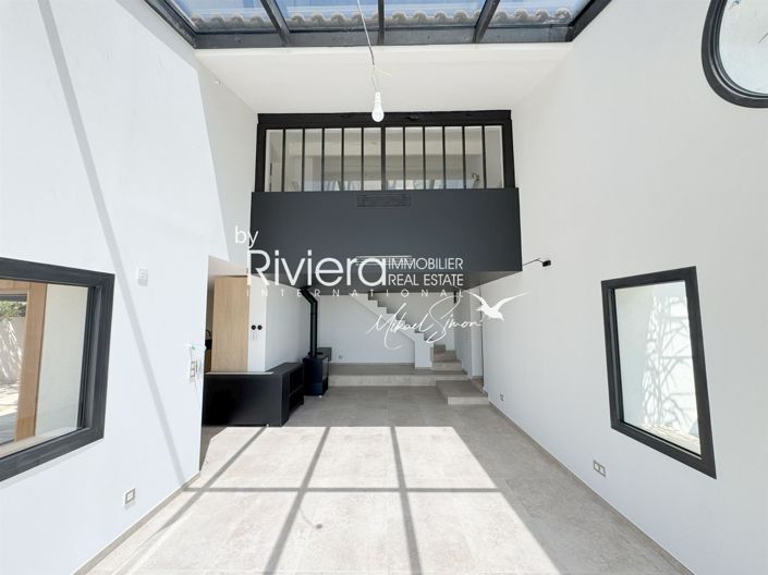 Image No.9-5 Bed House for sale