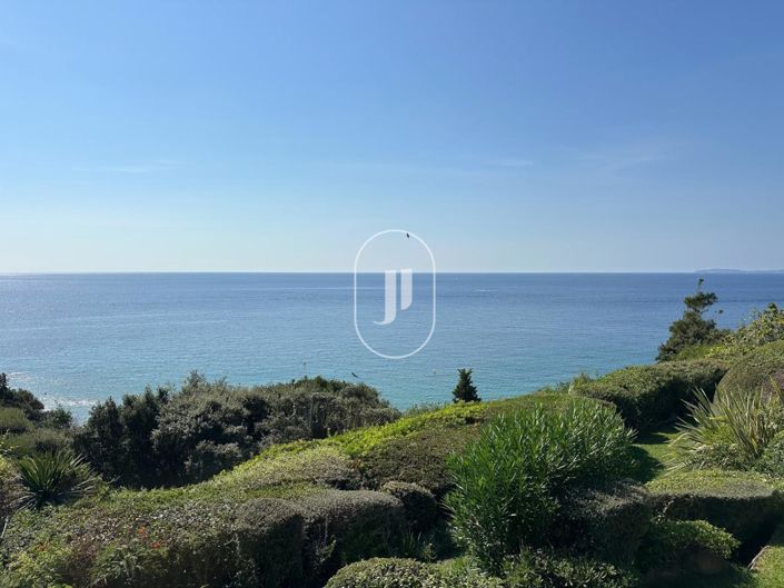 Image No.2-5 Bed House for sale