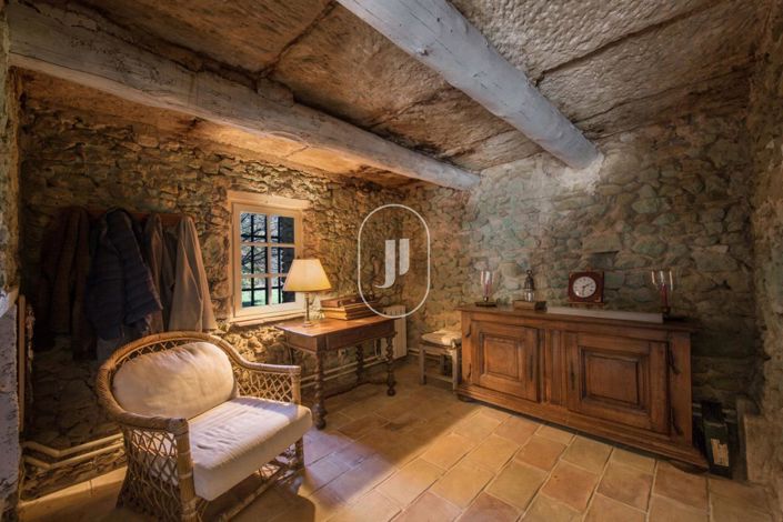 Image No.12-5 Bed House for sale