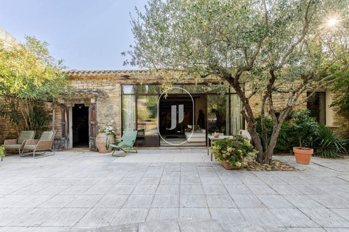 Image No.17-5 Bed House for sale