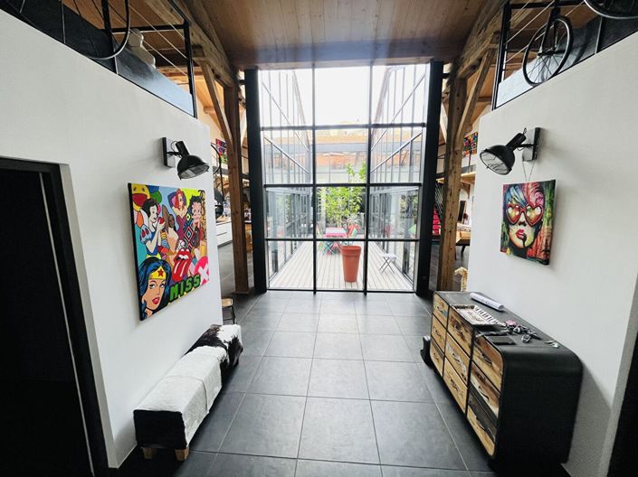 Image No.1-4 Bed House for sale