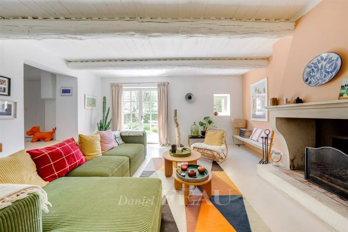 Image No.10-3 Bed House for sale