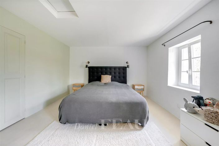 Image No.11-3 Bed House for sale