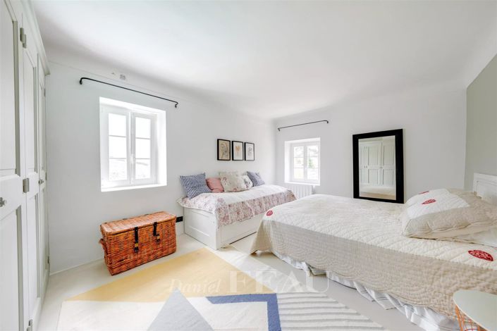 Image No.13-3 Bed House for sale