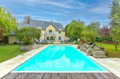 1 - Pierrefonds, House