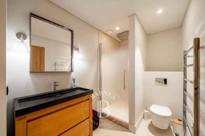 Image No.33-6 Bed House for sale