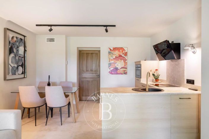 Image No.34-6 Bed House for sale