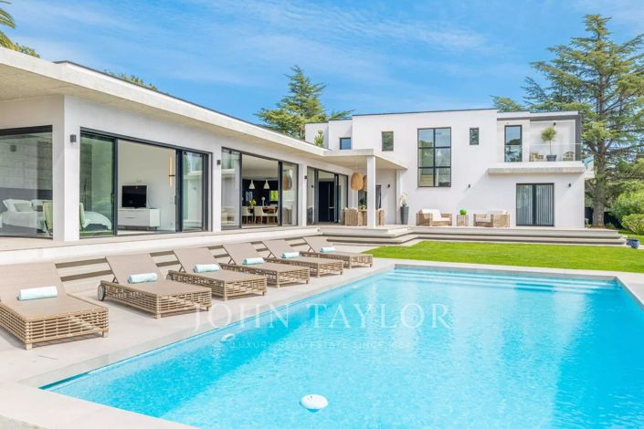 Image No.1-4 Bed House for sale