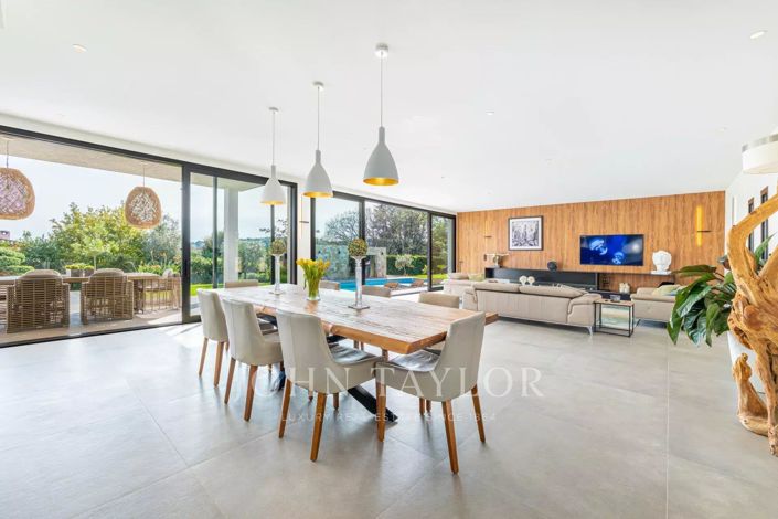 Image No.3-5 Bed House for sale