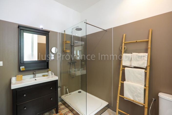 Image No.11-11 Bed House for sale