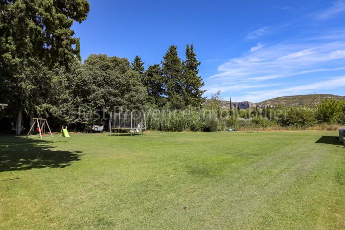 Image No.17-11 Bed House for sale