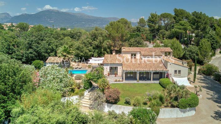 Image No.1-6 Bed Property for sale
