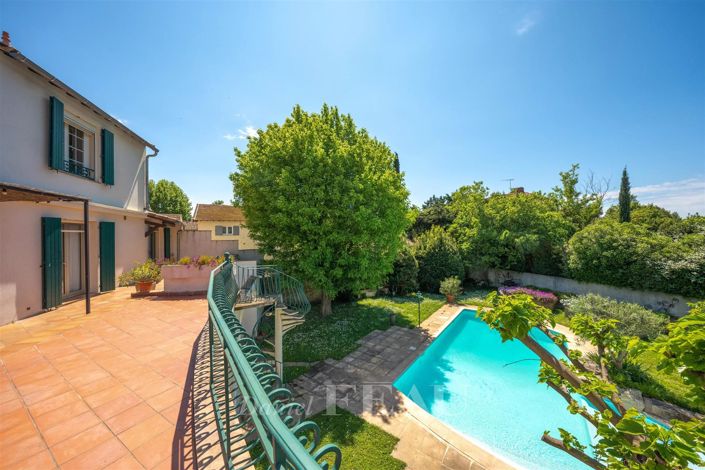 Image No.3-8 Bed House for sale