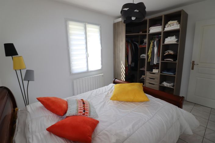 Image No.15-3 Bed House for sale