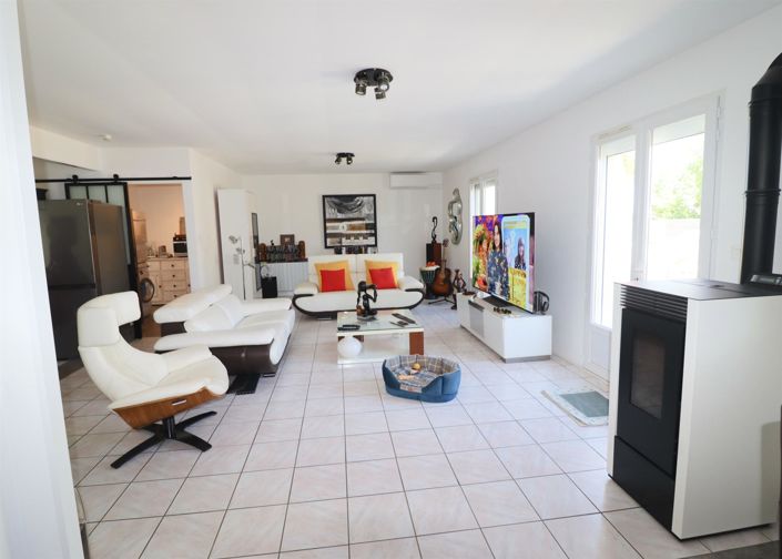 Image No.7-3 Bed House for sale