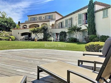 8 Bed House for sale