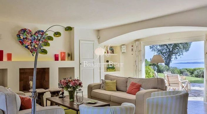 Image No.6-8 Bed House for sale