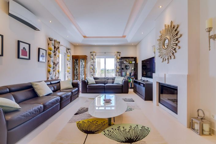 Image No.13-4 Bed House for sale