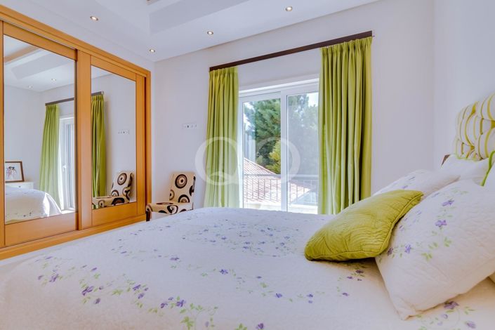 Image No.26-4 Bed House for sale