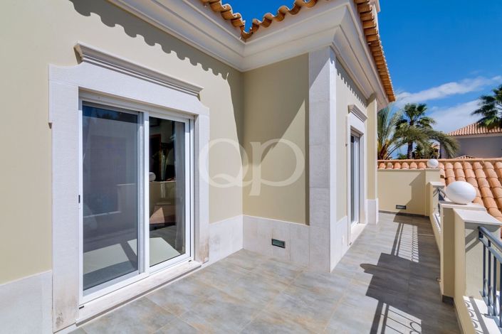 Image No.27-4 Bed House for sale