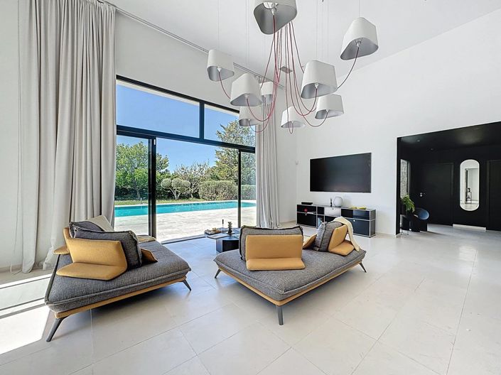 Image No.3-6 Bed House for sale