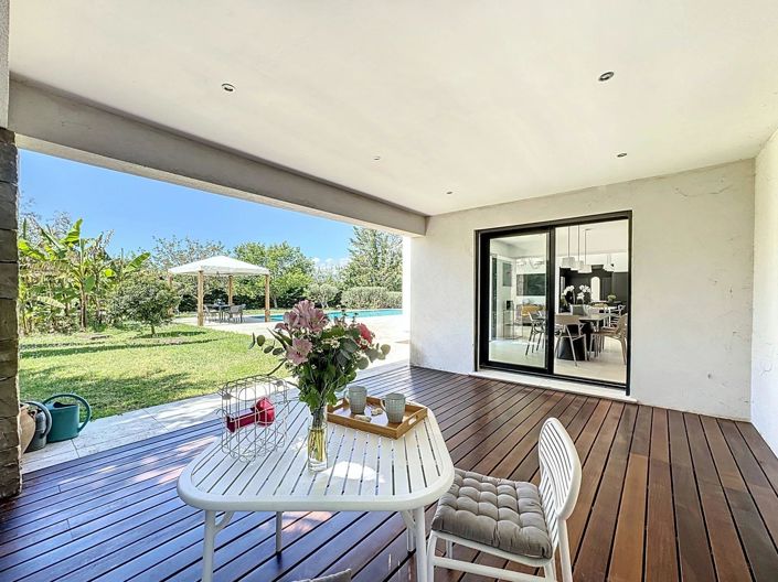 Image No.9-6 Bed House for sale