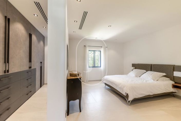 Image No.12-Maison de 8 chambres à vendre à L'Isle-sur-la-Sorgue